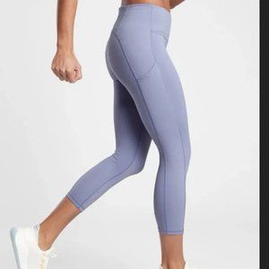 "Athleta" Pocket Capri Dusk Leggings in purple.  1X but fit like a large.